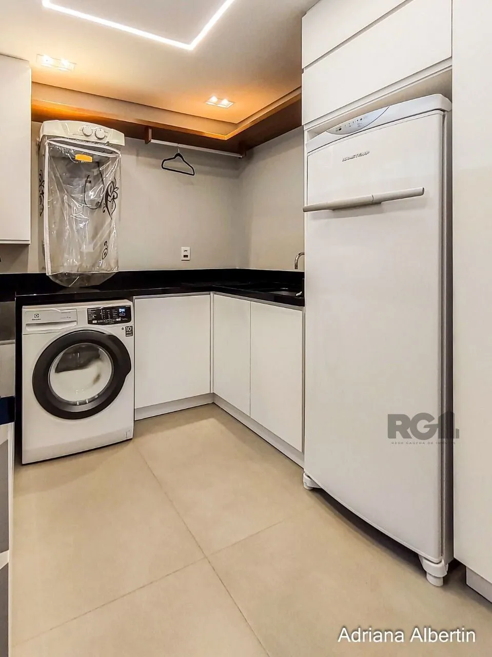 Imagem Casa Condominio para Venda - 287.21m², 3 dormitórios, sendo 3 suites, 2 vagas - Alphaville