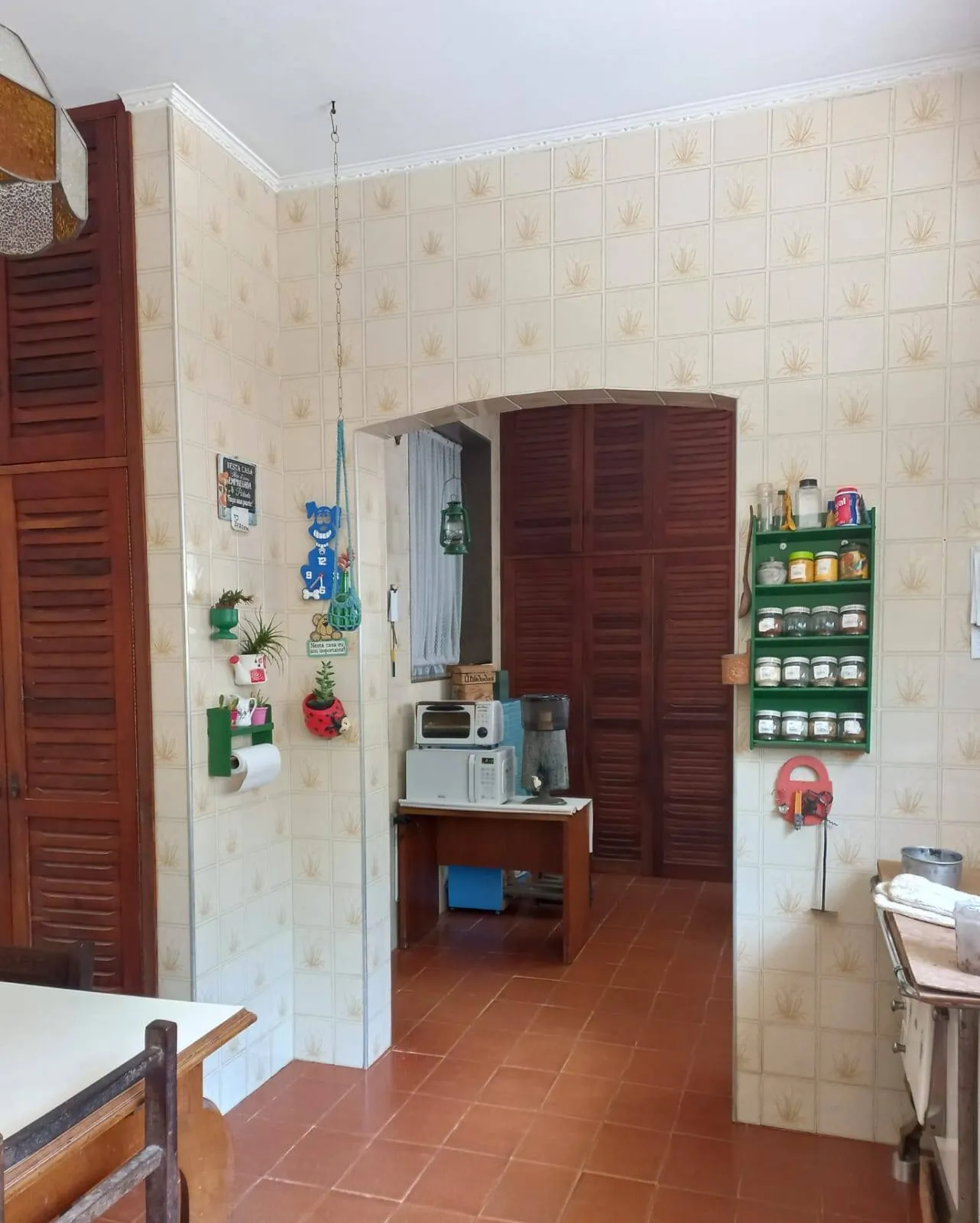 Imagem Chácara Com Casa Principal, Edícula e Galpão Industrial no mesmo Terreno.