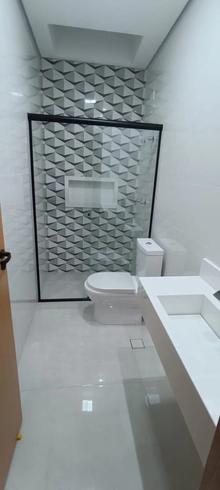 Imagem Casa de Alto Padrão no Condomínio Golden Park ? 225m², 3 Suítes, Piscina e Área Gourmet