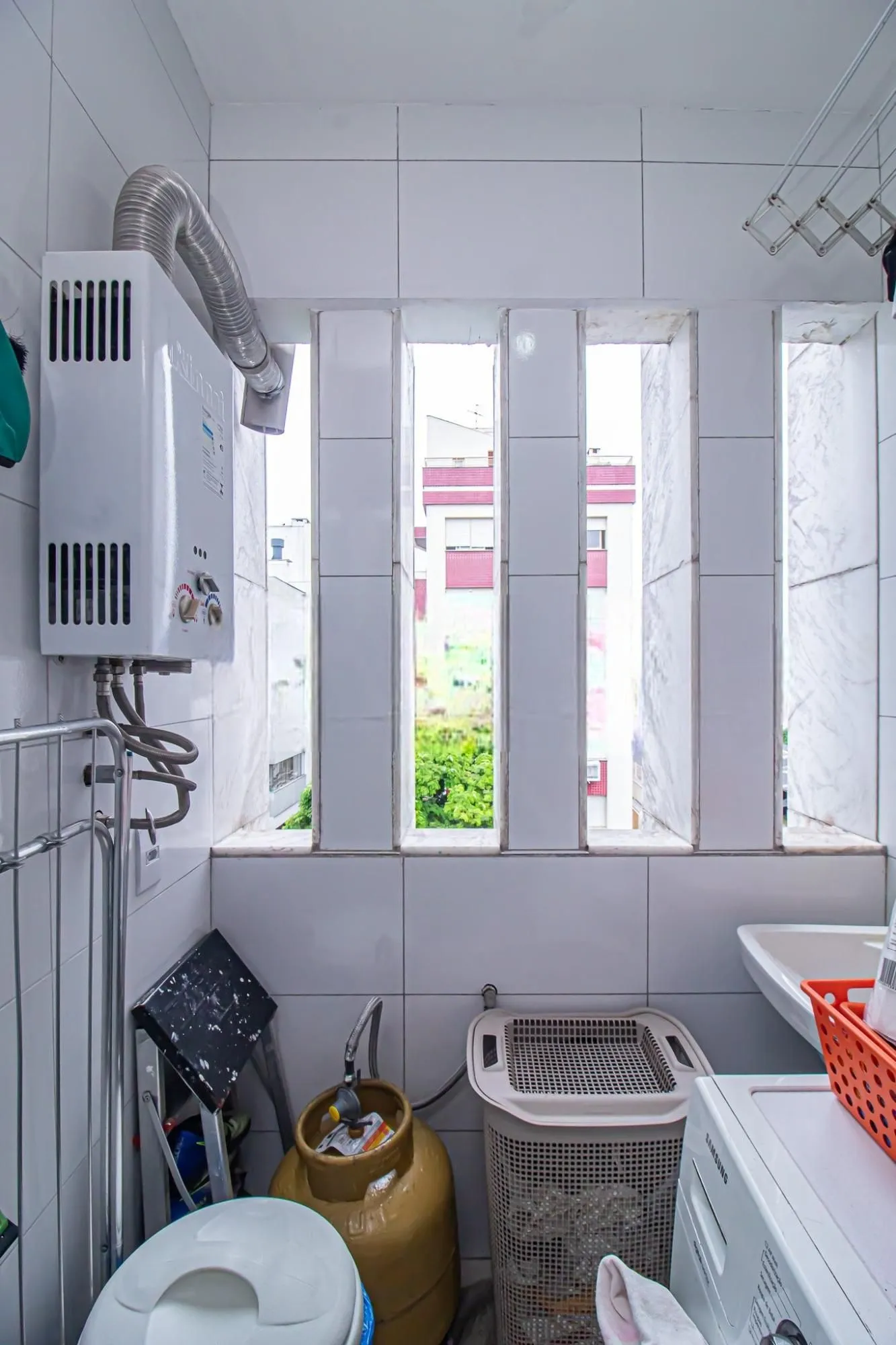 Imagem Apartamento 1 Dormitório Reformado com Sacada e Churrasqueira no Jardim Botânico