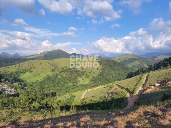 Imagem Terreno em condomínio, com 738 m² e vistas cinematográficas para as montanhas!
