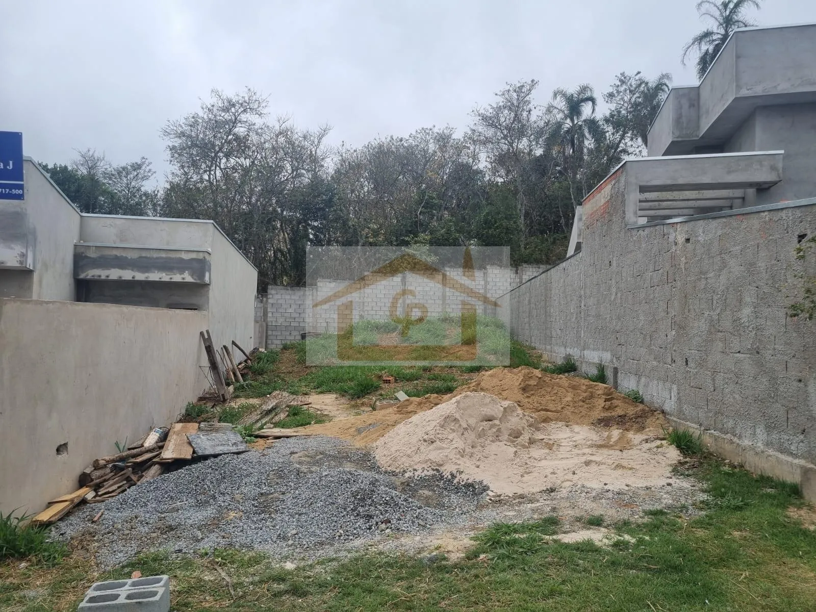 Imagem Terreno Plano!!! 210 metros, Próximo ao Centro de Cotia