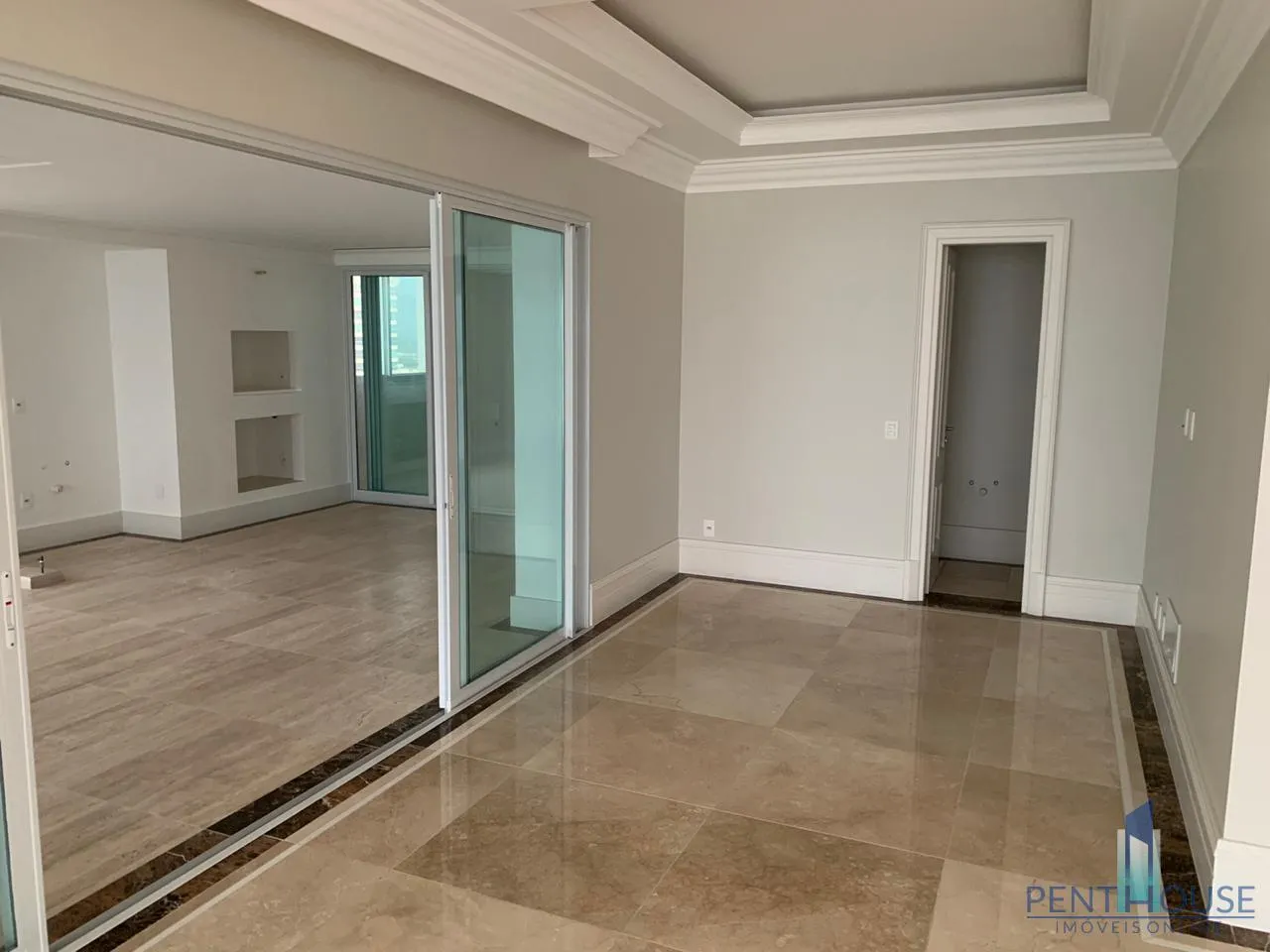 Imagem Apartamento Frente Mar para Venda em Balneário Camboriú, CENTRO, 4 dormitórios, 4 suítes, 5 banheiros, 4 vagas
