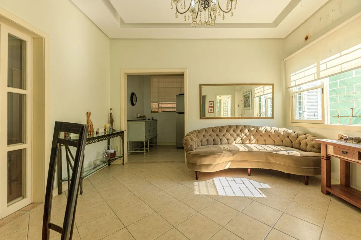 Imagem Casa 4 dormitórios Petrópolis