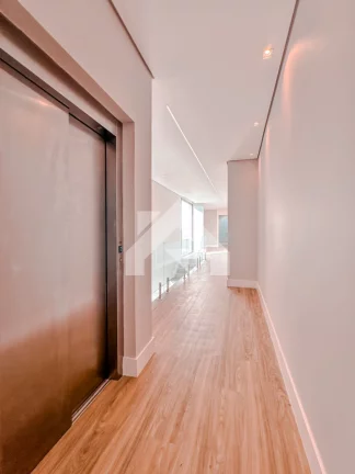 Imagem Casa de Condomínio em Alphaville - Barueri
