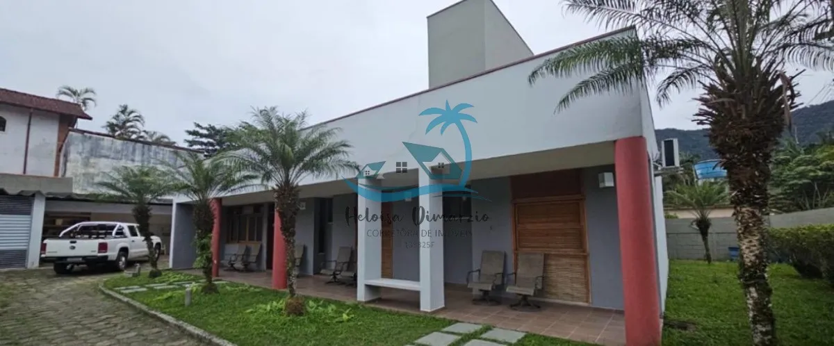 Imagem Casa alto padrão com 550m² de área construída a venda na Praia do Lazaro em Ubatuba.