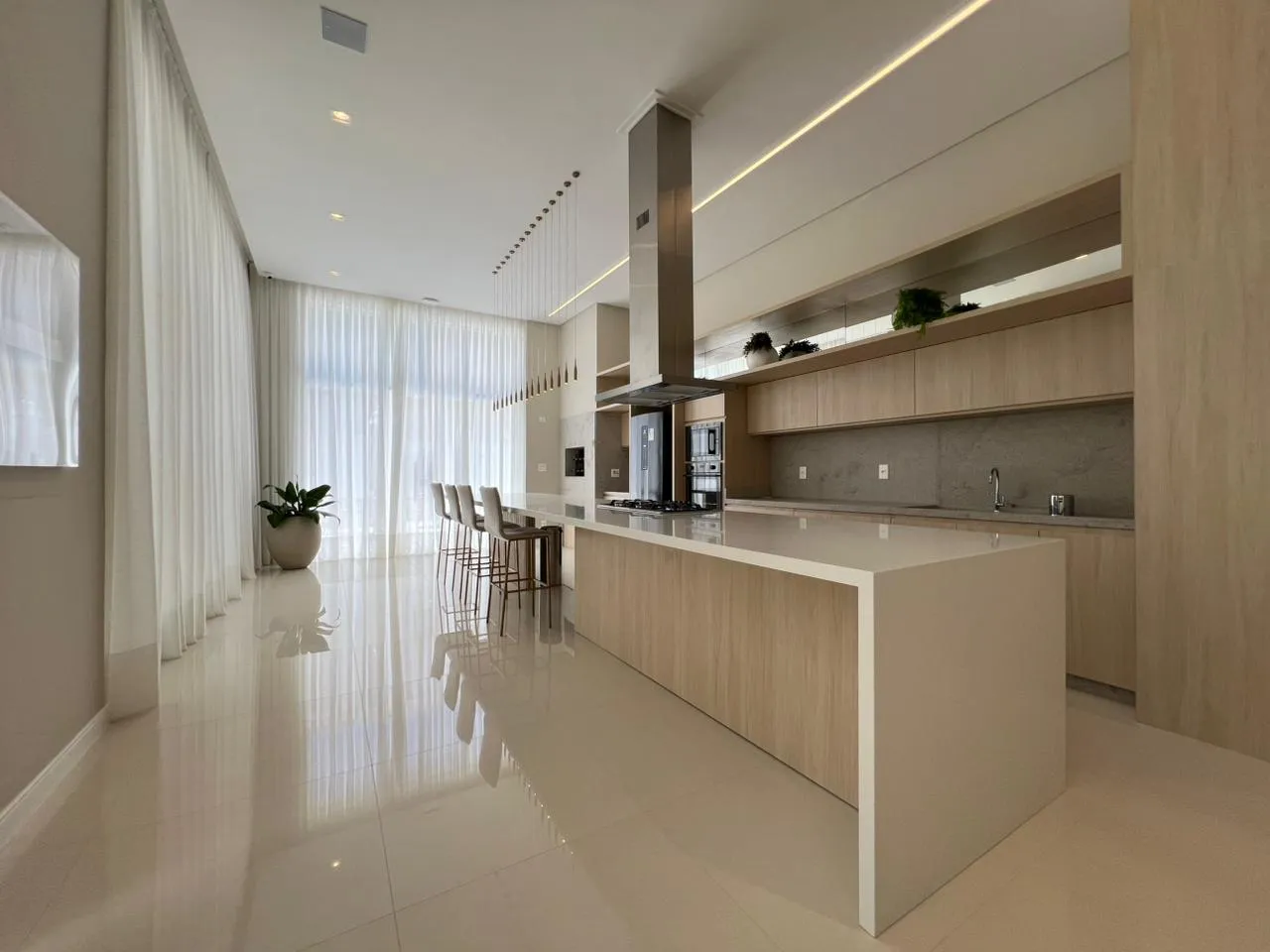 Imagem Apartamento com vista para o mar à venda com 179.5m2 por R$ 4.000.000,00