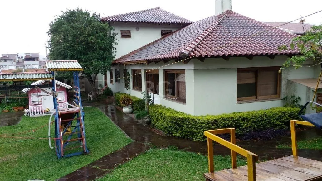 Imagem Casa para Venda - 432m², 3 dormitórios, 1 vaga - Tristeza