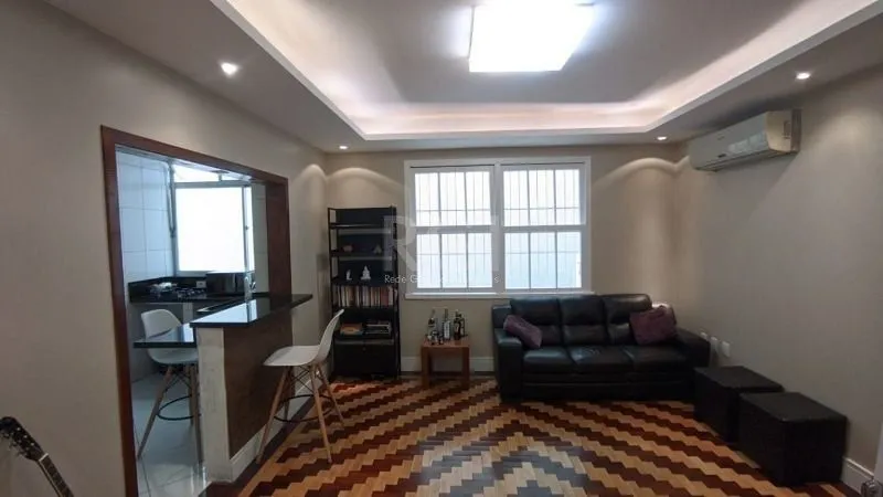 Imagem Apartamento para Venda - 60.5m², 1 dormitório, 2 vagas locadas no prédio - Floresta