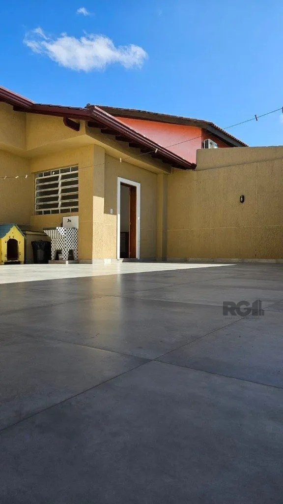 Imagem Casa 3 dormitórios, 5 vagas, 155 m² área construída, terreno 300m², Nonoai.
