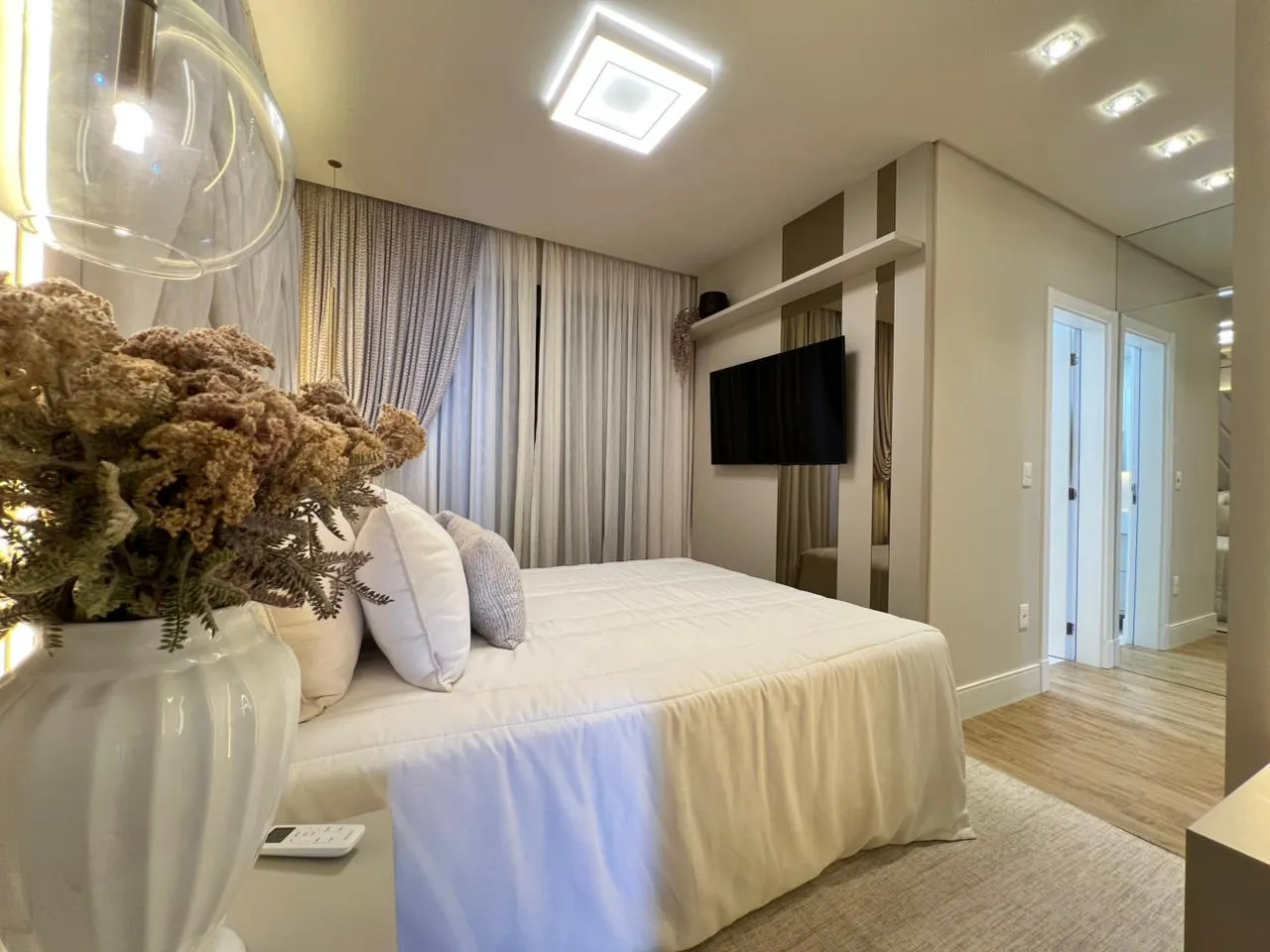 Imagem Apartamento com vista para o mar à venda com 120m2 por R$ 4.300.000,00