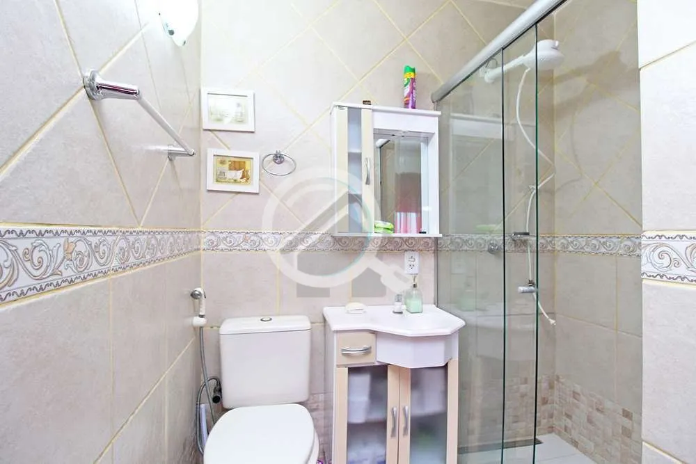 Imagem Excelente casa residencial localizada em um dos bairros mais centralizados da cidade de Porto Alegre...