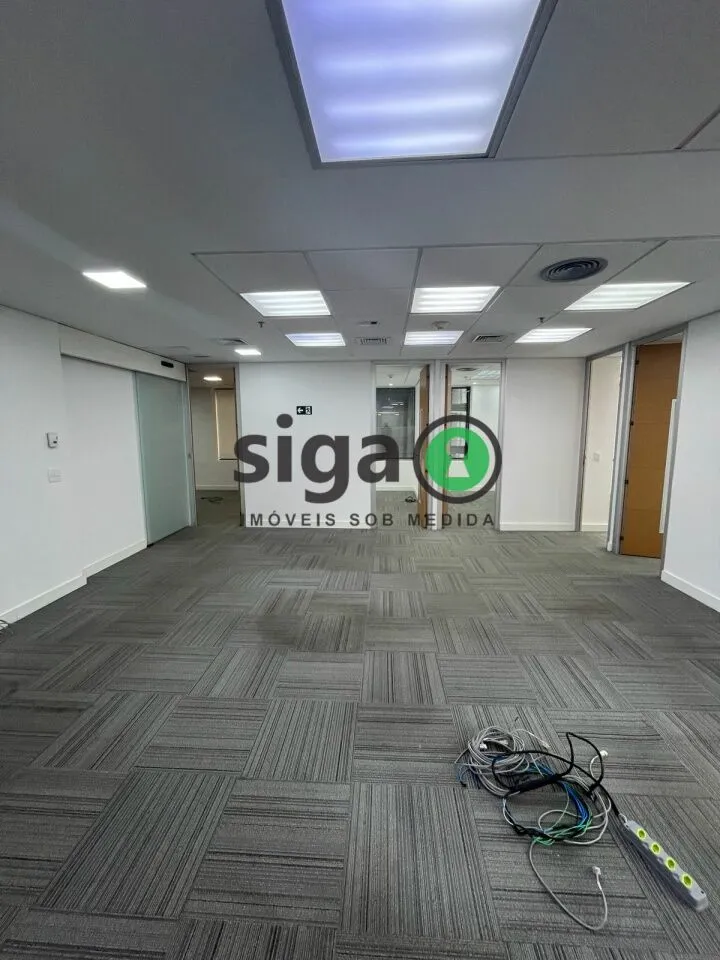 Imagem Sala Comercial e 4 banheiros para Locação, 290 m² por R$ 41.000,00