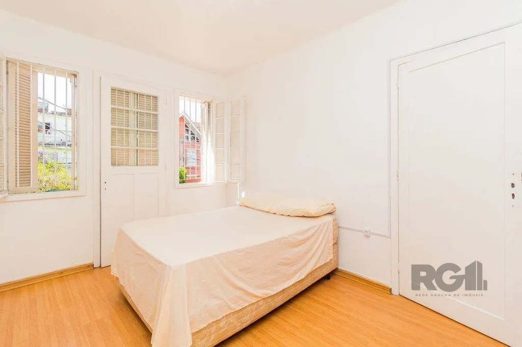 Imagem Casa com 99,73m², 2 dormitórios, 2 vagas no bairro Floresta