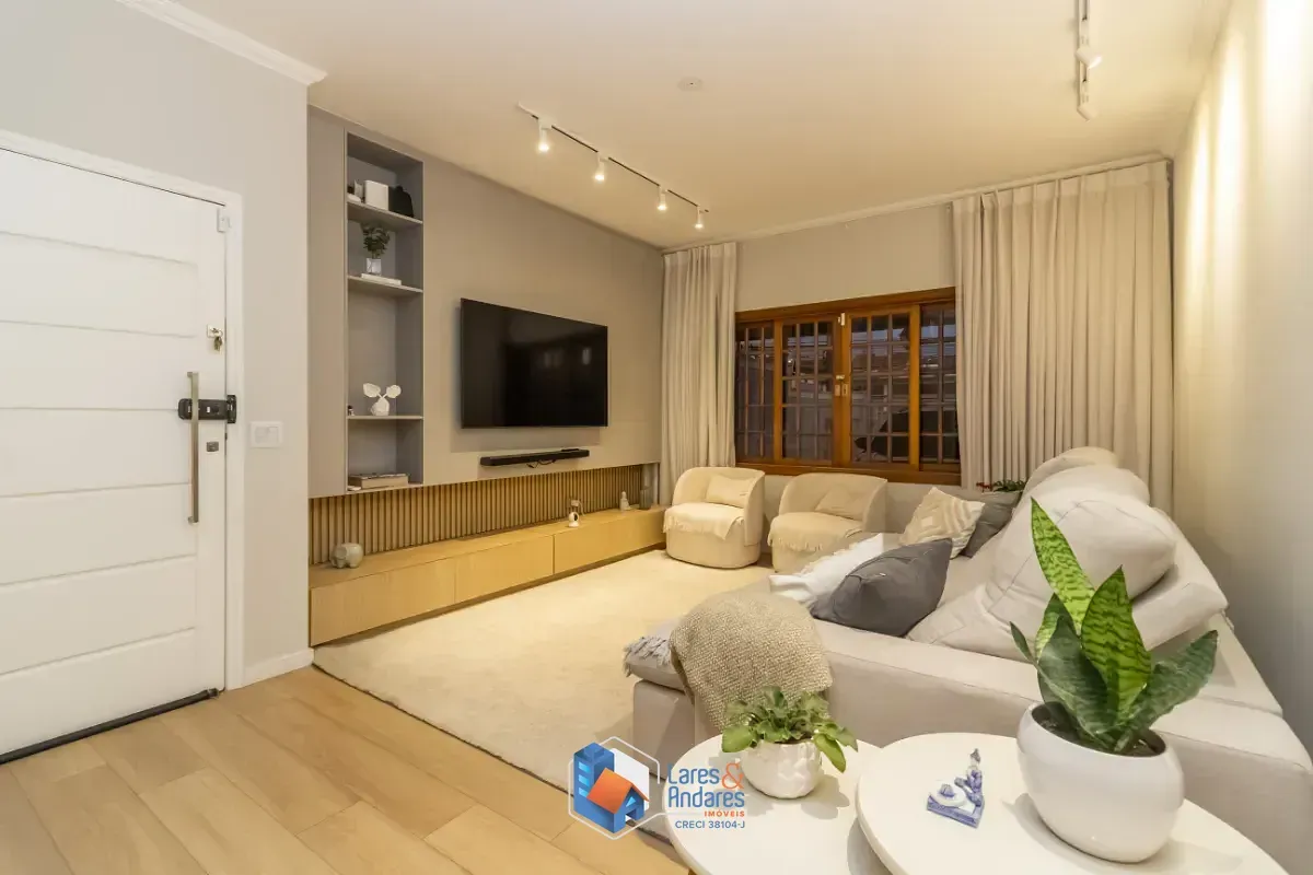 Imagem Sobrado para venda em Santa Teresinha com 3 quartos, sendo 3 suítes, 185m²