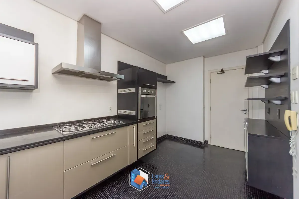 Imagem Apartamento para venda em Vila Uberabinha com 4 quartos, sendo 3 suítes, 233m²