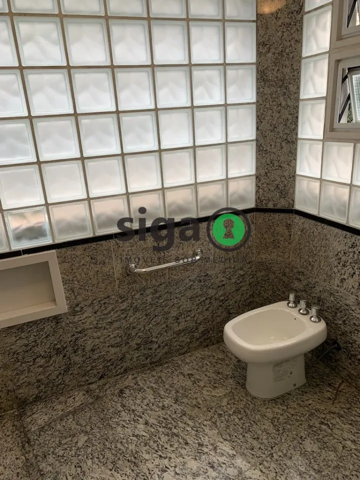 Imagem VENDE na Vila Suzana (Região do Morumbi) Apartamento com 4 suítes , 4 Vagas + Depósito