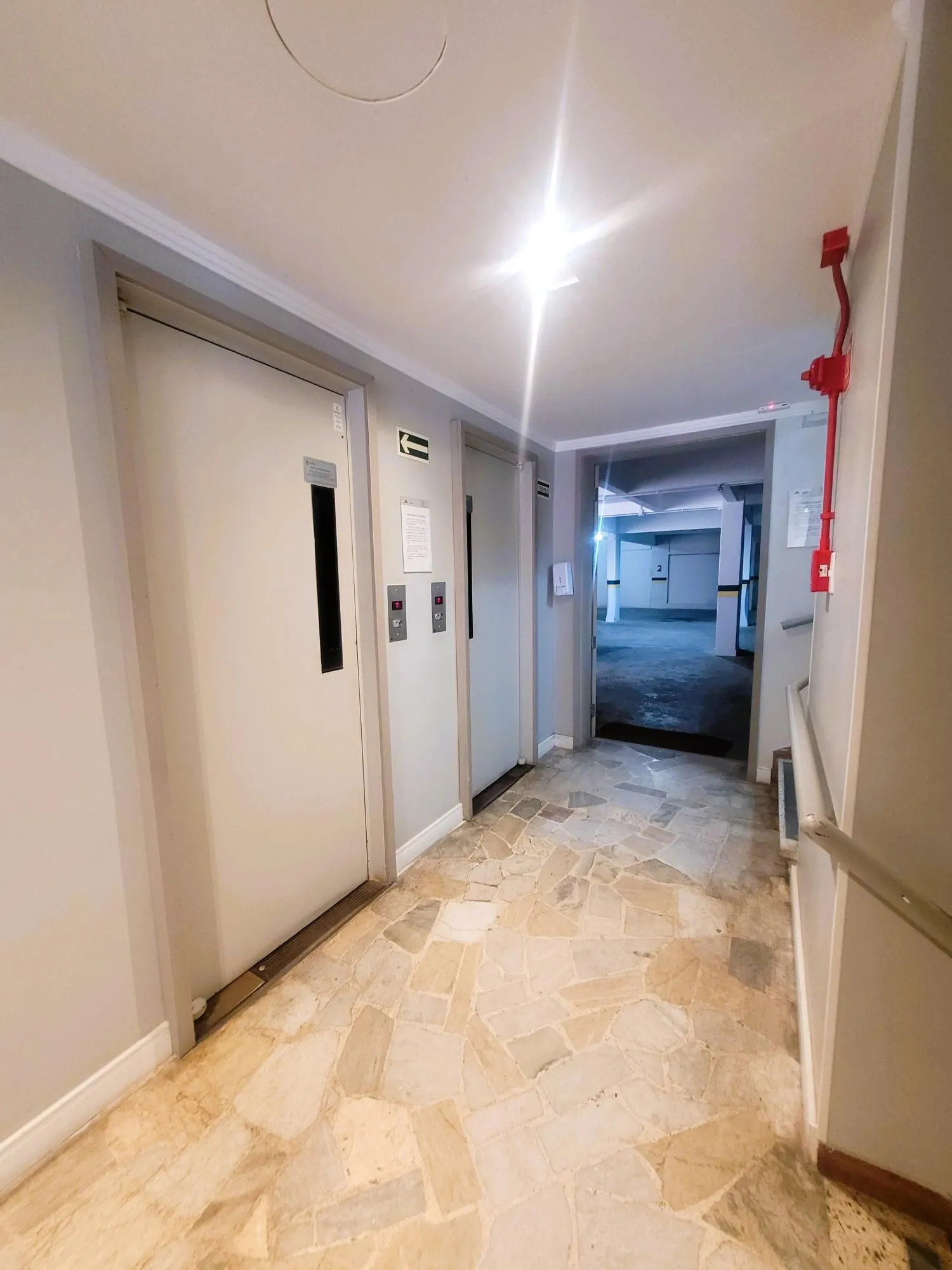 Imagem ÓTIMO APARTAMENTO 2 DORMITÓRIOS A 50m DA UFRGS E UFCSPA.