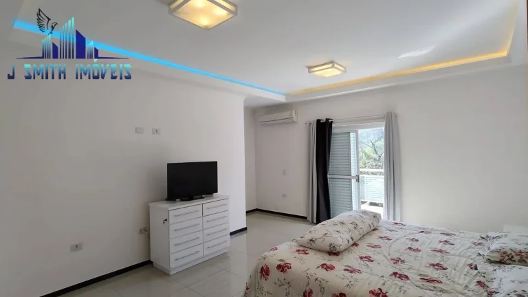 Imagem CASA PRATICAMENTE TÉRREA. PISCINA, SALÃO DE JOGOS, SAUNA, NA GRANJA VIANA