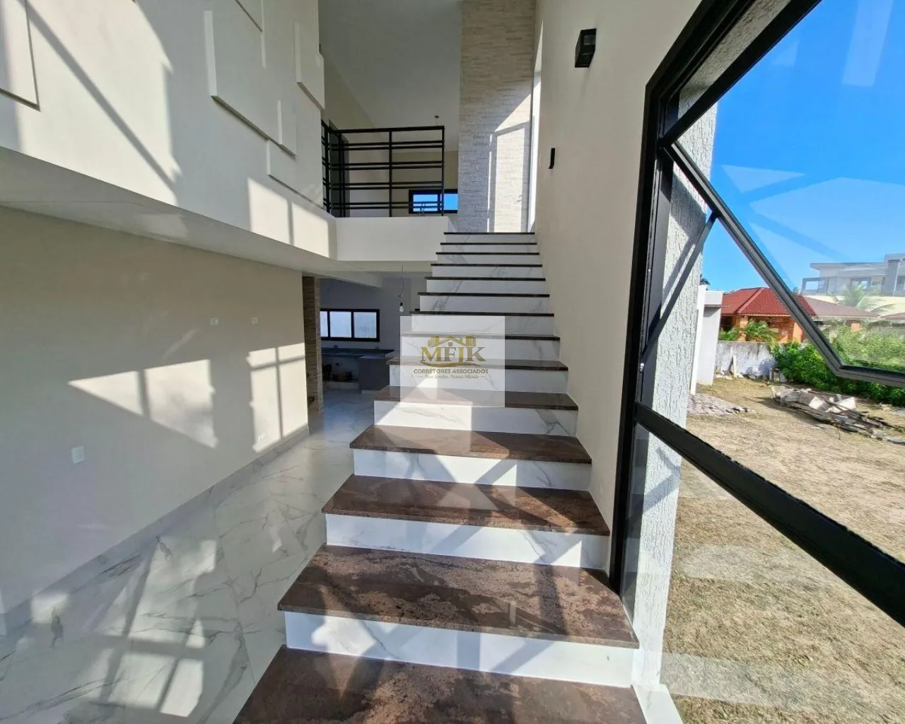 Imagem Casa com 214 m² e 3 quartos à venda em Atami