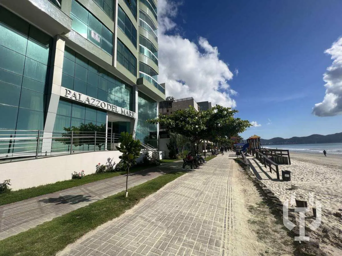 Imagem Apartamento à venda, no PALAZZO DEL MARE em Itapema, Meia Praia, com 4 quartos, 240m2
