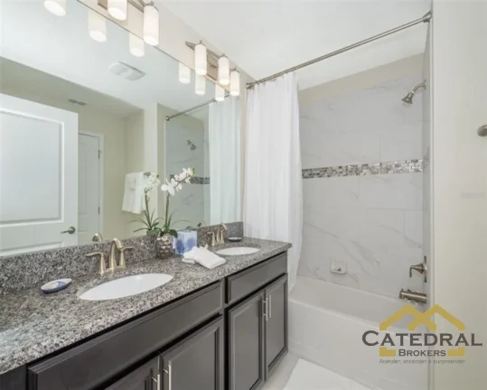 Imagem Casa com piscina totalmente mobiliada por US$550.000,00 (Dólar Americano) em Kissimmee - Flórida/EUA
