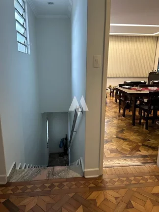 Imagem Casa sobreposta alta à venda com 3 dormitórios e solarium na Ponta da Praia em Santos/SP