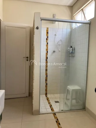 Imagem Localizado em uma torre única, este excelente apartamento oferece vista permanente para a charmosa ...