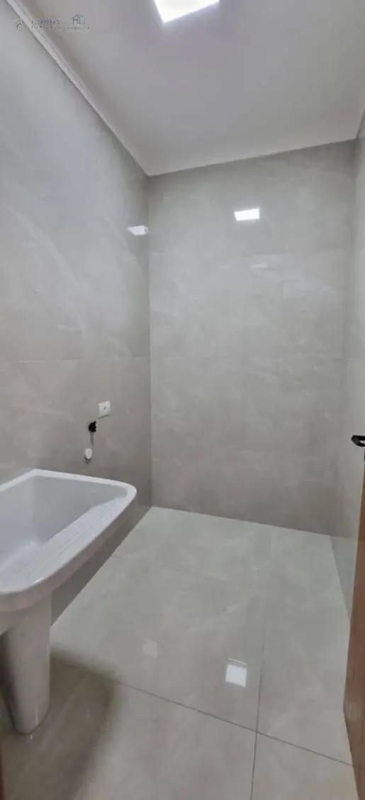 Imagem Casa Moderna Térrea com 3 Suítes e Estrutura de Clube - Próxima ao Shopping