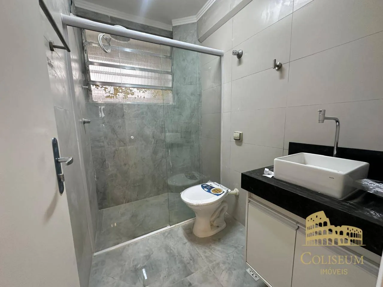 Imagem Kitnet com 1 dormitório à venda, 33 m² por R$ 220.000,00 - Canto do Forte - Praia Grande/SP