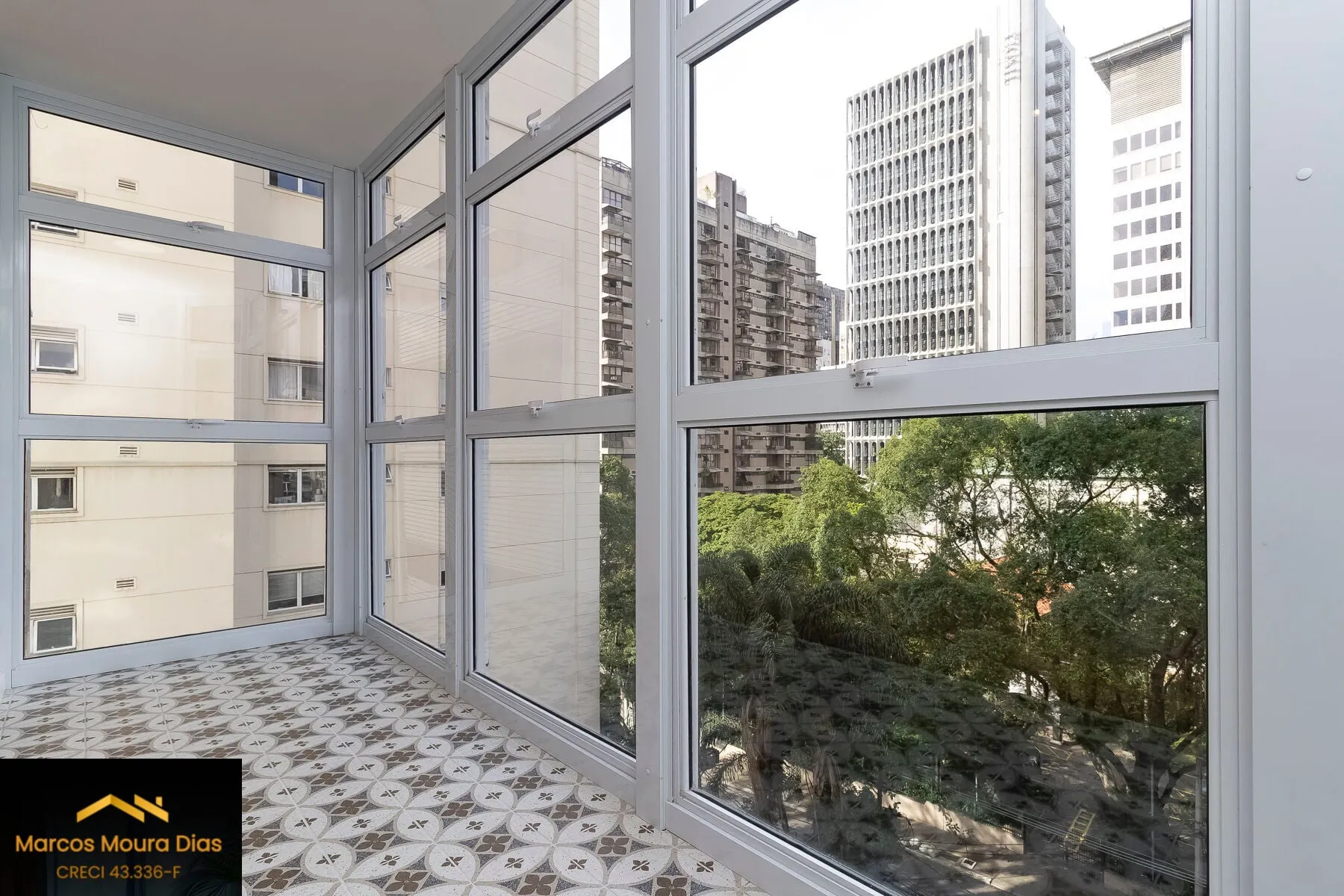 Imagem Apartamento Reformadíssimo 3 Suites, 141 m2, no Jardins