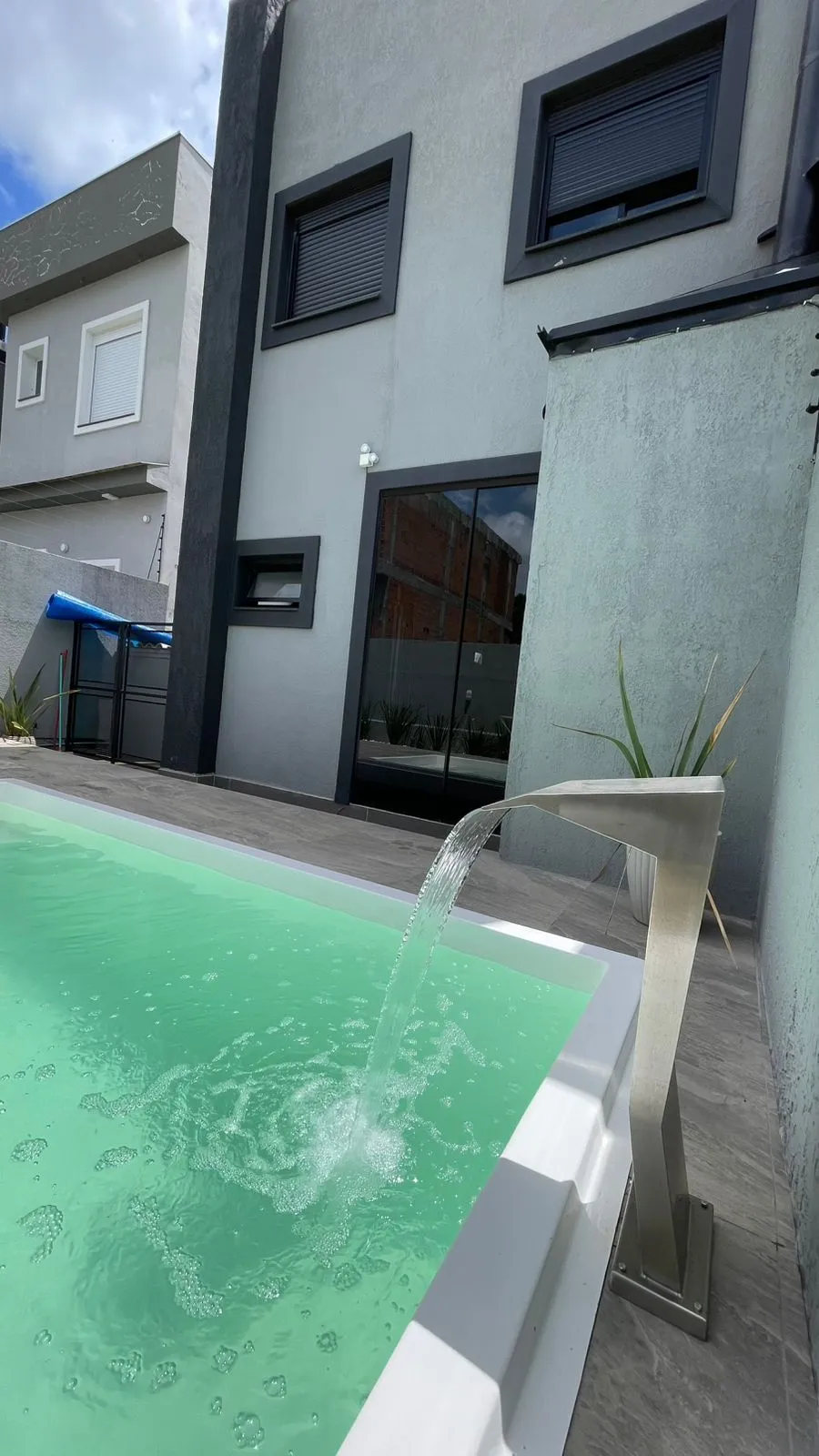 Imagem Sobrado Mobiliado com Piscina em Condomínio de Alto Padrão no Bela Vista