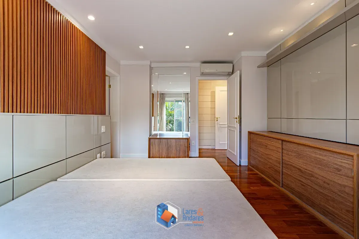 Imagem Casa no condomínio Los Andes para venda com 4 quartos, sendo 4 suítes, 479m²
