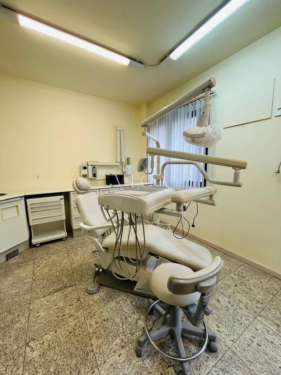 Imagem Venda de Consultório Dentário 35m² para venda R$ 300.001,- Alphaville/SP