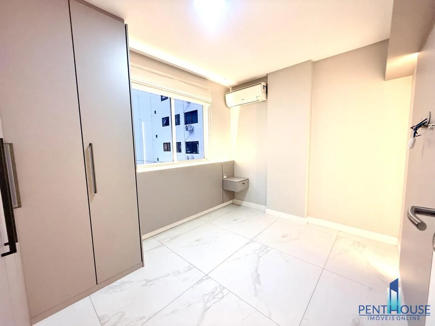 Imagem Apartamento Zona Central para Venda em Balneário Camboriú, CENTRO, 3 dormitórios, 1 suíte, 2 banheiros, 1 vaga