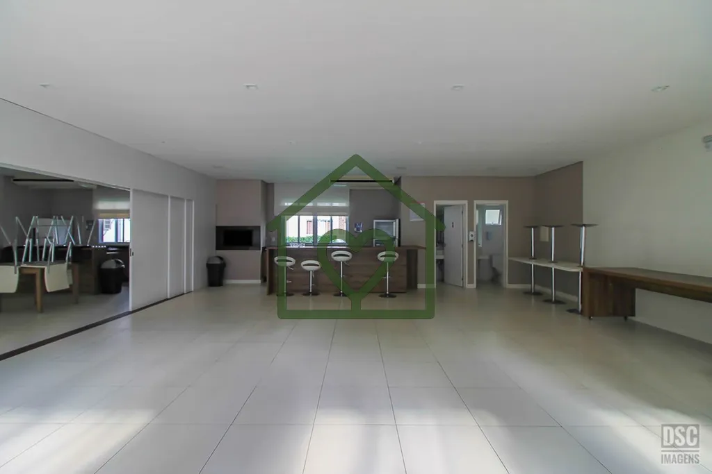 Imagem O apartamento estÃ¡ desocupado, tem privacidade nas janelas. SÃ£o 2 dormitÃ³rios, sendo um deles suÃ...