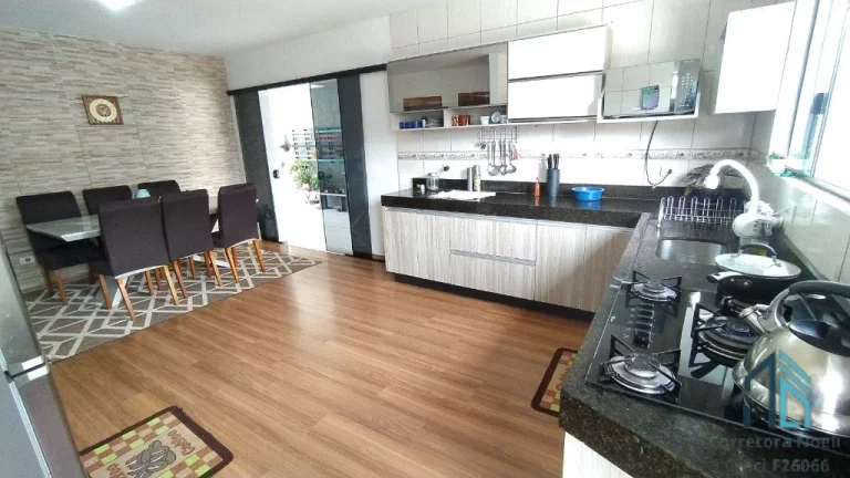 Imagem (PERMUTA) Casa a venda, 03 quartos c/suíte, ático, com amplo espaço nos fundos, no Campo Pequeno em Colombo PR