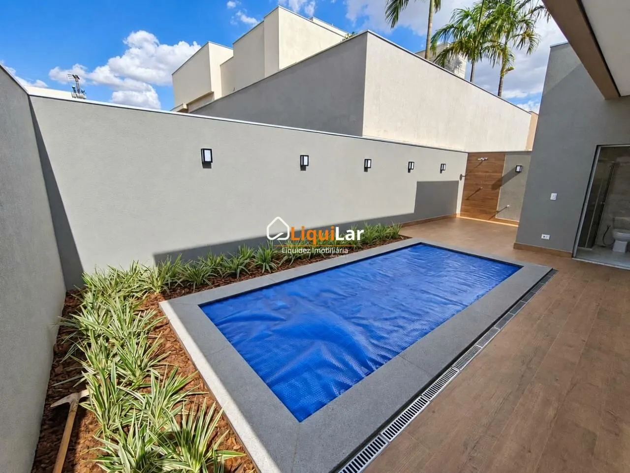 Imagem Residencial Alphaville II | Casa Térrea de Alto Padrão com 3 Suítes, Piscina Aquecida e Energia Fotovoltaica