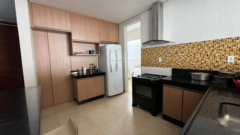Imagem ESPETACULAR CASA DE 3 QUARTOS COM SUÍTE NO CONDOMÍNIO OURO VERDE – BETIM