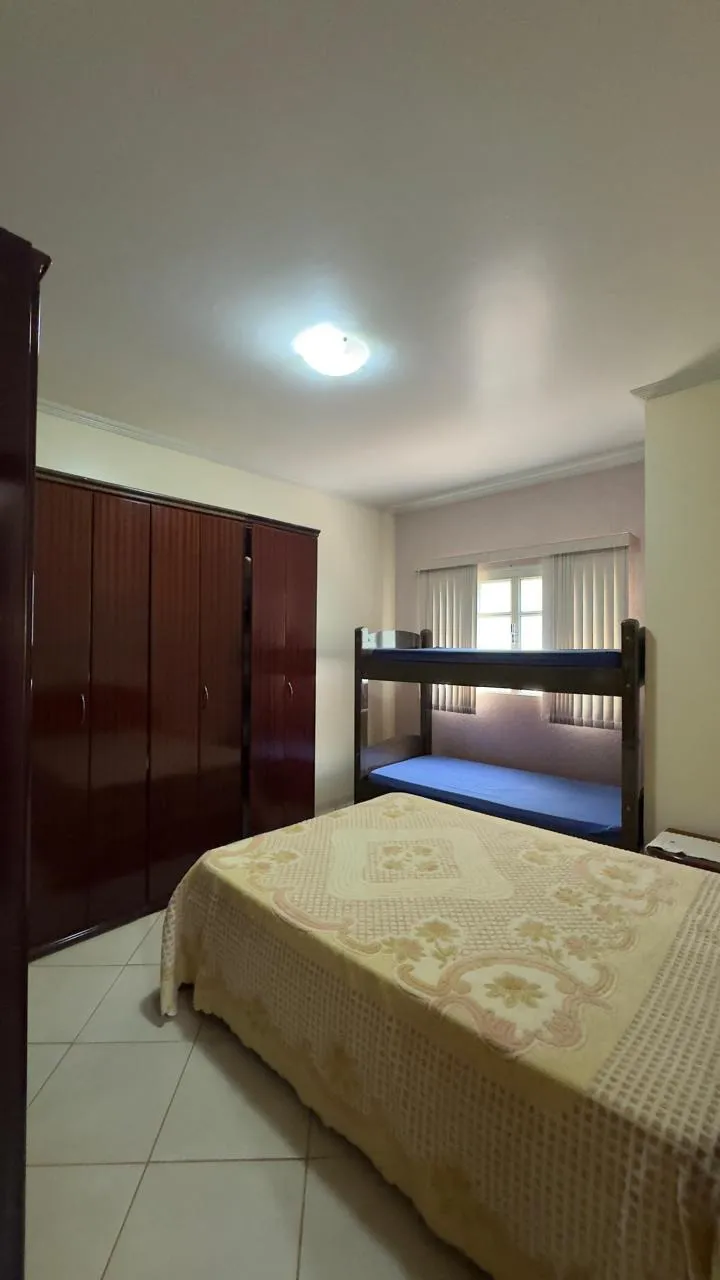 Imagem Imperdível casa de 5 quartos em condomínio no Estribo, Avaré-SP: 1 suíte, 1 sala, 4 banheiros, 4 vagas, 265m².