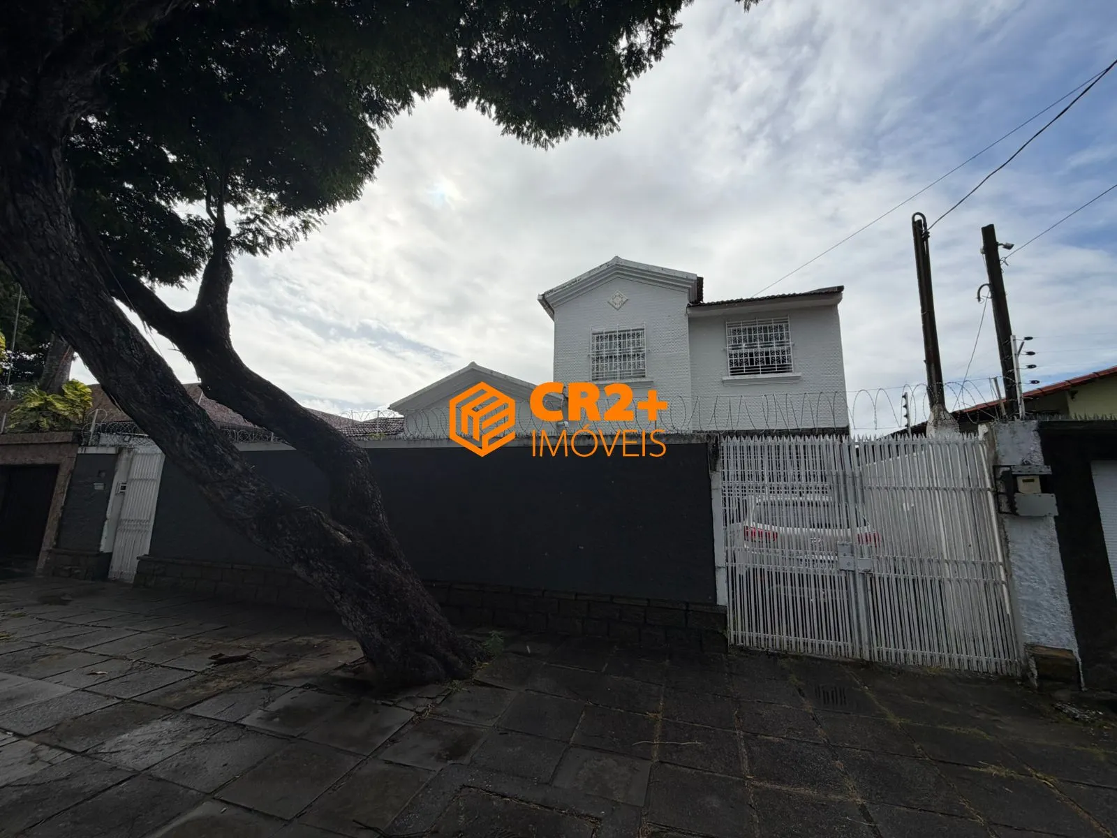 Imagem CASA À VENDA NO HIPÓDROMO - ESPAÇO, CONFORTO E ÓTIMA LOCALIZAÇÃO- 360m²