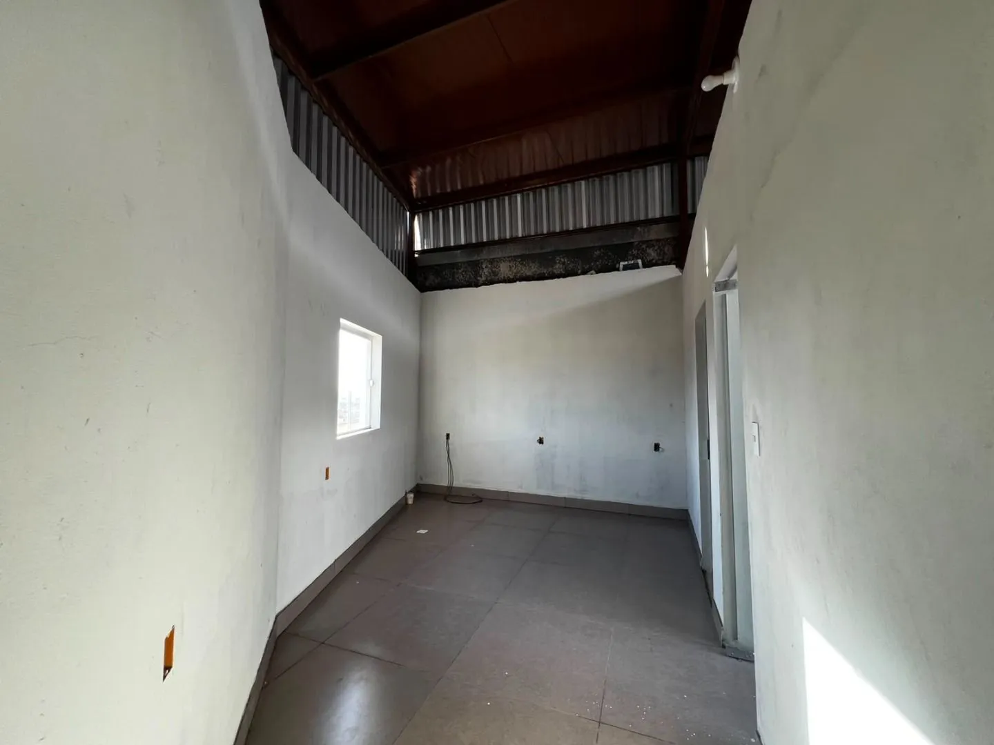 Imagem Galpão para alugar, 768 m² por R$ 6.500,00/mês - Planalto - Patos de Minas/MG