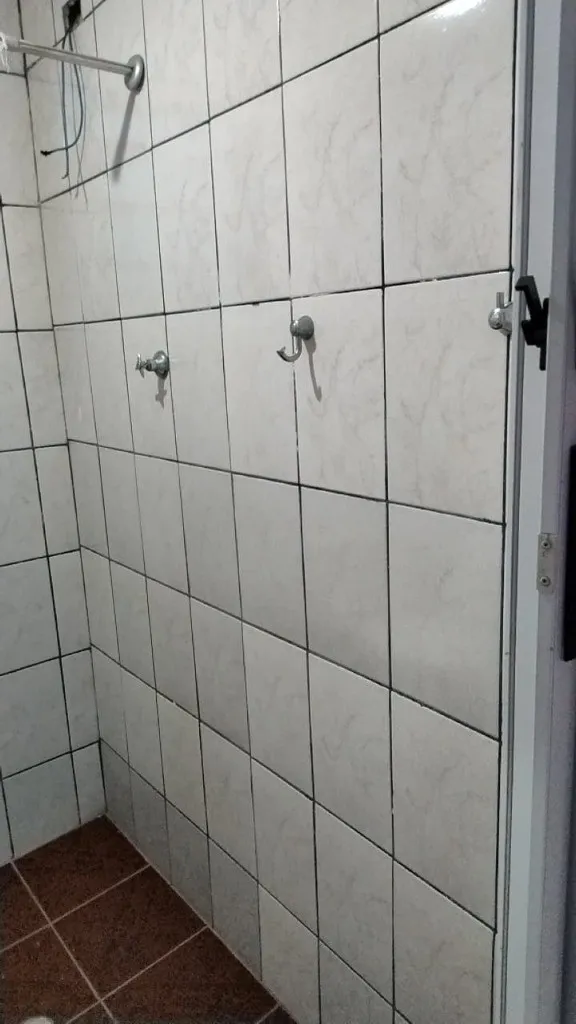 Imagem Casa para locação em Santo André-SP: 1 quarto, 1 banheiro, 40m² no Jardim Guarará. Agende sua visita!