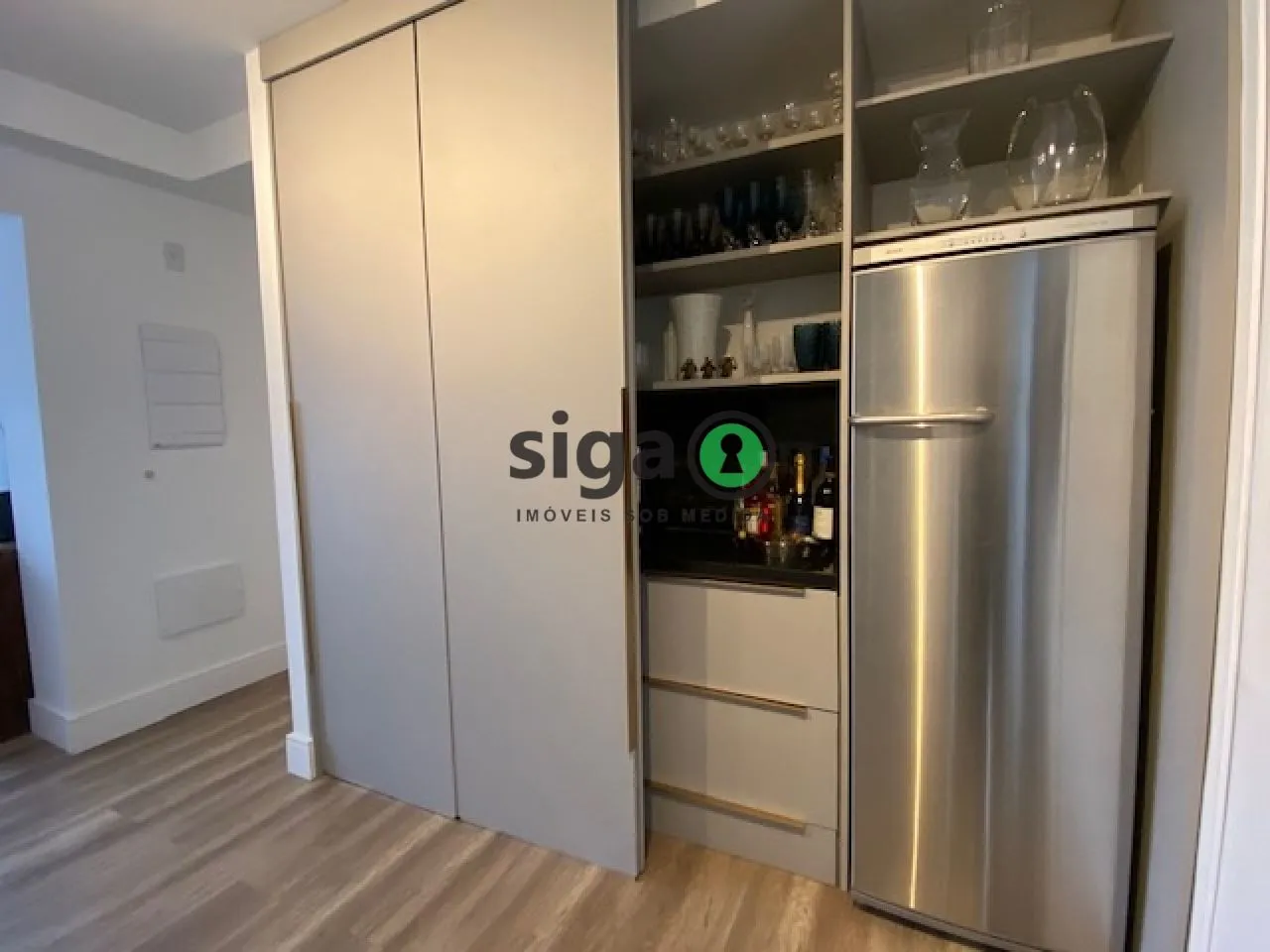 Imagem Lindo apto semi mobiliado, com 2 suites, 2 vagas, em Pinheiros