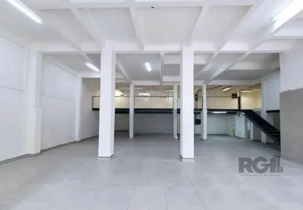 Imagem Libertas imobiliária aluga loja na Av. Assis Brasil com 530m²-Passo D`areia