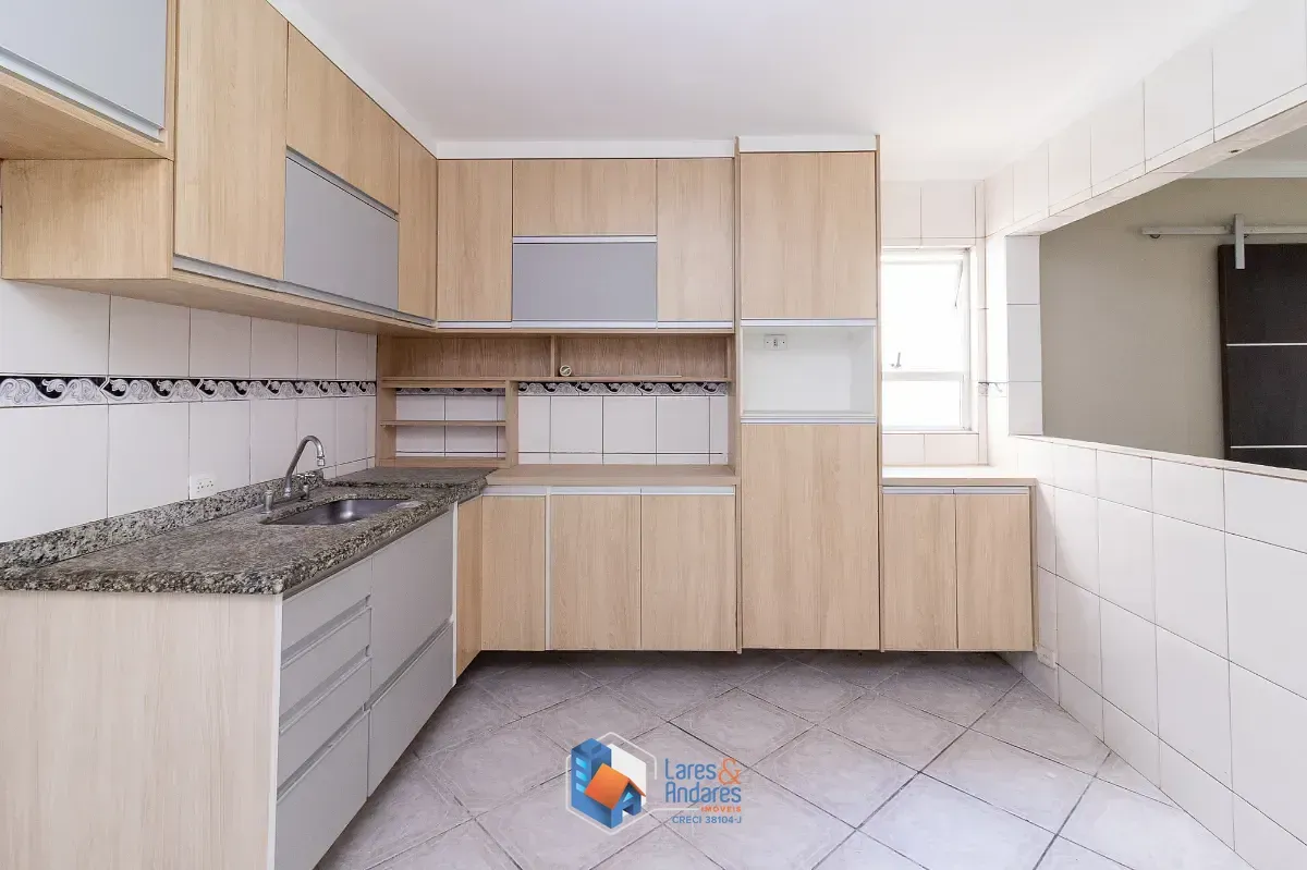 Imagem Sobrado para venda em Brasilândia com 3 quartos, sendo 3 suítes, 245m²