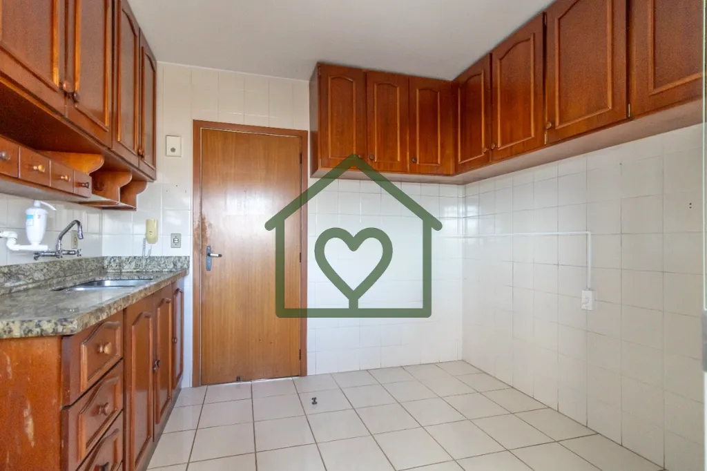 Imagem Apartamento com 3 dormitórios, sendo 1 suíte com sacada, localizado no bairro Petrópolis, em Port...