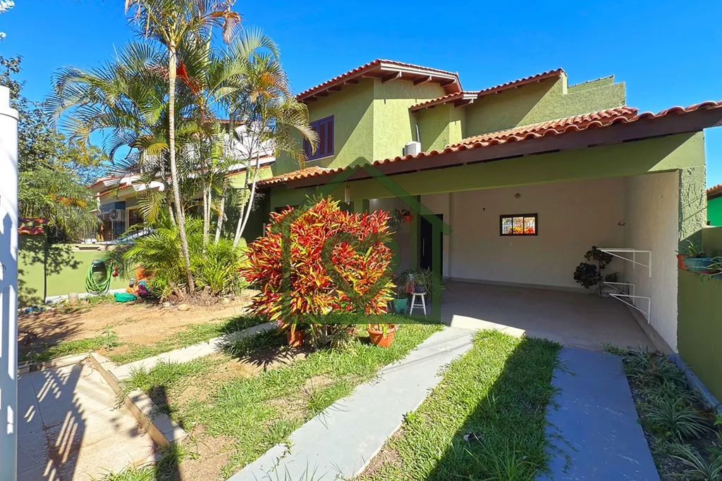Está excelente casa destaca-se pelo conforto, amplitude e excelente distribuição dos ambientes, i...