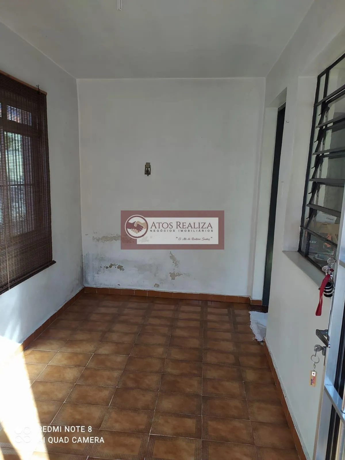 Imagem Exclusivo: Oportunidade Rara a venda no centro da Cidade Dutra. Vendo casa térreo no coração da cidade Dutra, São 320m² de tereno, 170m² de construção, necessita reforma, imóvel para investir, São 4 Dormitórios, 2 salas, 2 banheiros, despensa, quintal amp