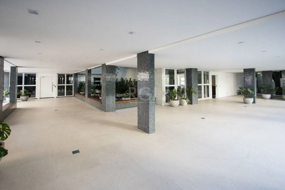 Imagem **Apartamento de 3 Quartos com 2 Suítes e 2 Vagas de Garagem na Tristeza, Porto Alegre, RS**